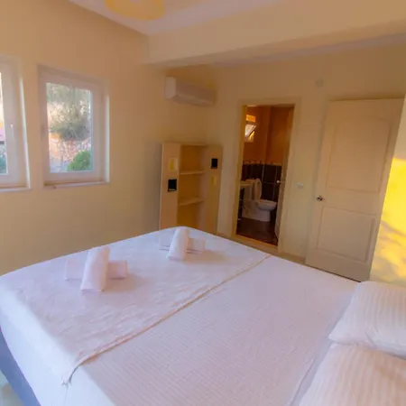 Uzumlu Villa *